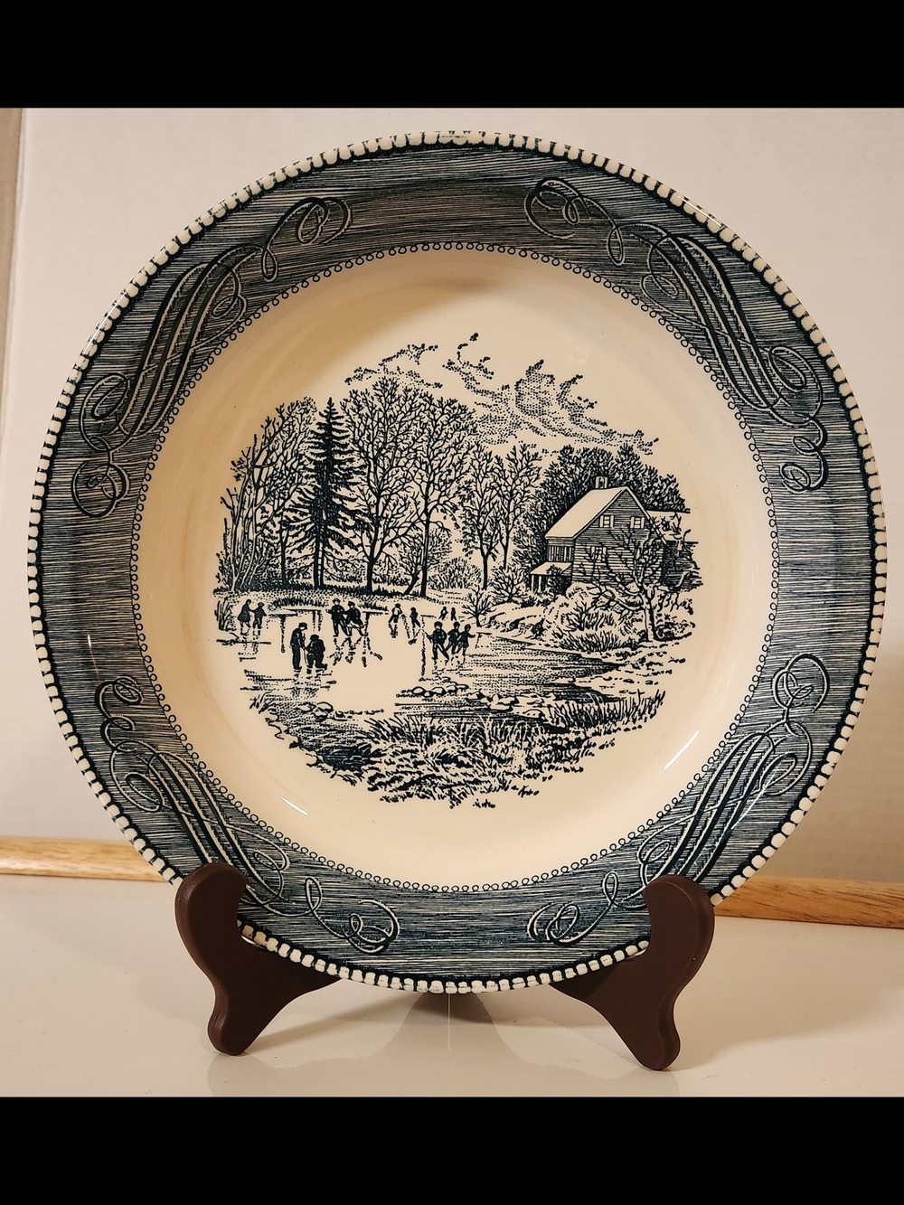 Vintage Royal China Jeannette "Early Winter" Pie Plate Dish 10" Currier & Ives